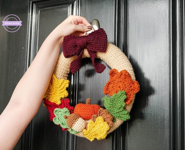 Autumn Mornings Wreath Free Crochet Pattern