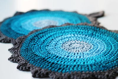 Dutch Skies Potholders Free Crochet Pattern