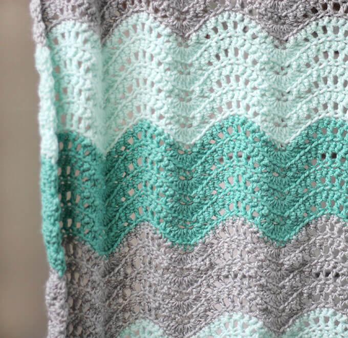 Feather Fan Baby Blanket Free Crochet Pattern