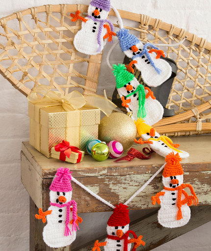 Festive Snowman Garland Free Crochet Pattern