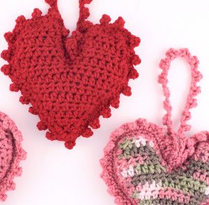 heart-shaped-sachet-free-crochet-pattern