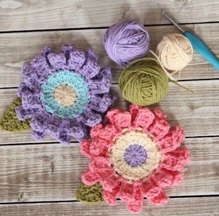 Large Daisy Flower Free Crochet Pattern