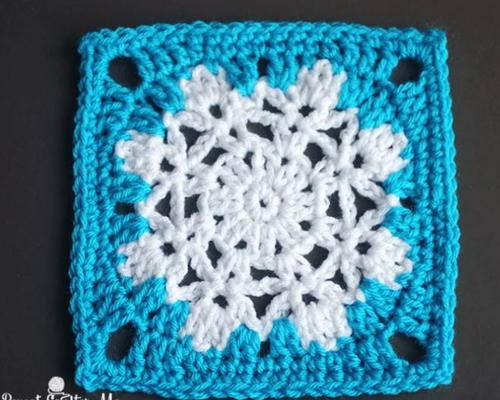 Let It Snow Granny Square Free Crochet Pattern