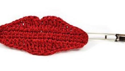 Lips Hair Clip Free Crochet Pattern