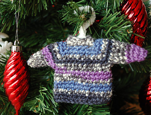 Mini Sweater Ornament Free Crochet Pattern