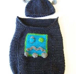 robot-baby-cocoon-and-hat-free-crochet-pattern