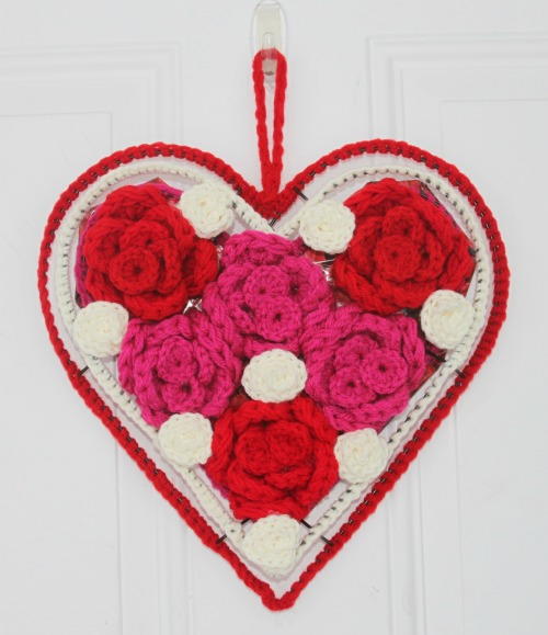 Rose Heart Wreath Free Crochet Pattern