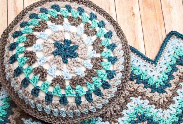 Round Granny Pillow Free Crochet Pattern
