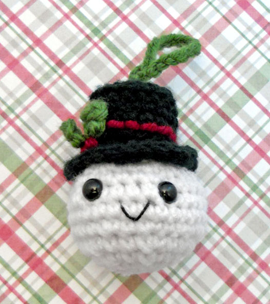 Snowball Christmas Ornament Free Crochet Pattern