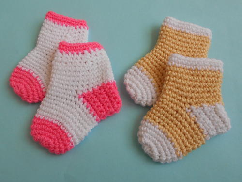 Two Color Baby Sock Free Crochet Pattern